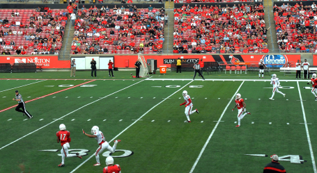 James Quick scores quickly on a 62-yard pass play.
